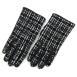 Yves Saint Laurent-Yves Saint Laurent Black Lambskin Gloves-Black