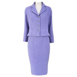 Chanel Novo Conjunto de Tweed Lavanda com Botões Gripoix CC 38 FR Lavanda