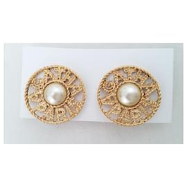 Autre Marque-Earrings with clips - Excellent condition - AGATHA PARIS-White,Golden,Cream,Eggshell,Gold hardware