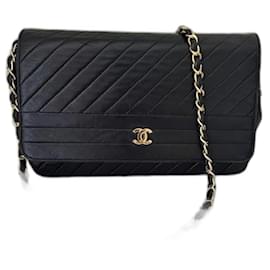 Chanel-Timeless classic medium with chevrons-Black