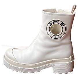 Christian Dior Symbol Eggshell