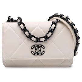 Chanel-Chanel White Quilted Lambskin 19 Wallet on Chain-White,Cream