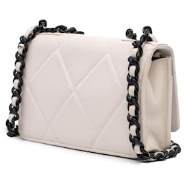 Chanel-Chanel White Quilted Lambskin 19 Wallet on Chain-White,Cream
