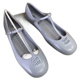 Bailarinas Miu Miu de cuero azul polvo Azul claro