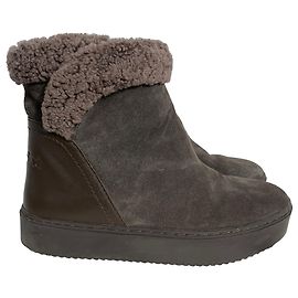 Botas de Tobillo Sheared Juliet de See by Chloé en Ante Marrón Castaño Roja