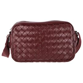 Bottega Veneta-Bottega Veneta Small Intrecciato Camera Bag in Burgundy Calf Leather-Dark red