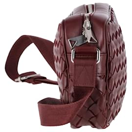 Bottega Veneta-Bottega Veneta Small Intrecciato Camera Bag in Burgundy Calf Leather-Dark red
