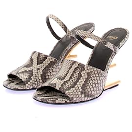 Fendi-FENDI Sandals T.EU 37 Exotic leathers-Grey