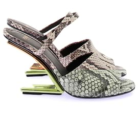 Fendi-FENDI Sandals T.EU 37 Exotic leathers-Grey