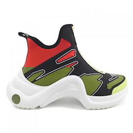 Louis Vuitton-Louis Vuitton Black and Red Sneakers-Black,Red