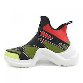 Louis Vuitton-Louis Vuitton Black and Red Sneakers-Black,Red