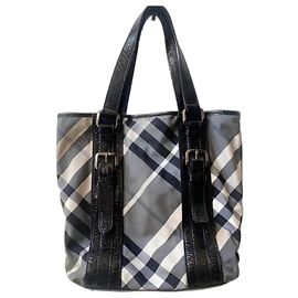 Bolsa tote Burberry Lowry conversível em couro envernizado xadrez Multicor