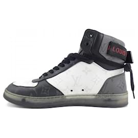 Louis Vuitton-Louis Vuitton Black and White Sneakers-Black,White