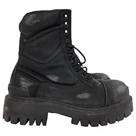 Balenciaga-Balenciaga Strike Boots in Black Canvas-Black