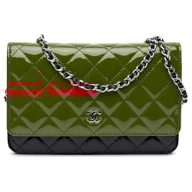 Chanel-Chanel Red CC Bicolor Quilted Patent Wallet on Chain-Black,Red