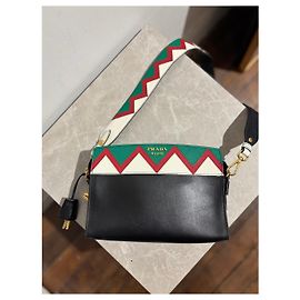 PRADA Handbags T.  Leather Black