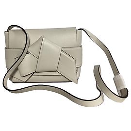 Bolsa de ombro Musubi Knot-Embellished da Acne Studios em couro branco Branco Cru