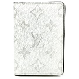 Louis Vuitton-Louis Vuitton Taiga Rama Passport Cover-White