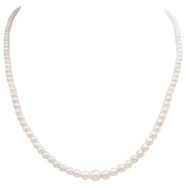 inconnue Colar de pérolas, ouro branco. Outro