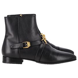 Botas de tornozelo com fivela Medusa da Versace em couro preto Preto