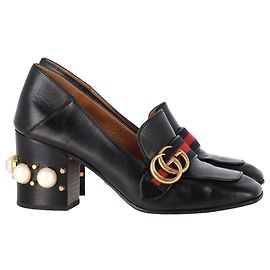 Gucci GG Marmont Absatzslipper mit falschen Perlendetails aus schwarzem Leder Schwarz