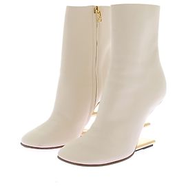 Botas ankle FENDI T.EU 36.5 Couro Bege