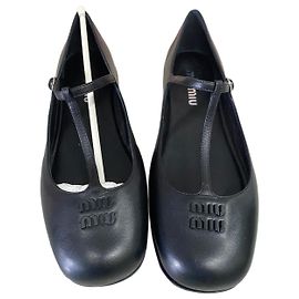 Miu Miu Ballerinas schwarzes Lederlogo Schwarz