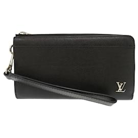 Louis Vuitton-Louis Vuitton Zippy Dragonne Taiga Long Wallet-Black