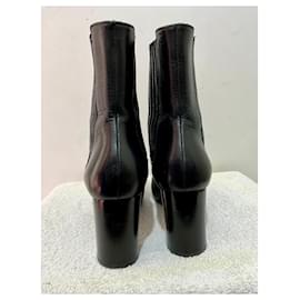 Saint Laurent-Lou Chelsea ankle boots in black leather-Black
