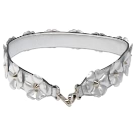Fendi-FENDI Flower Shoulder Strap Leather 31.9"" Silver Auth MY145-Silvery