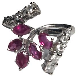 Autre Marque Anel Design Rubis e Diamantes Ouro Branco 18K Outro