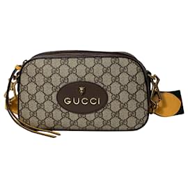 Gucci-Bolsa de Ombro Gucci GG Supreme Monogram Web Neo Vintage em Lona Bege-Bege