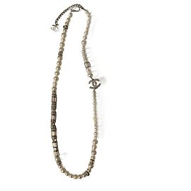 Chanel colar longo de metal pérolas e vidro Hardware prateado
