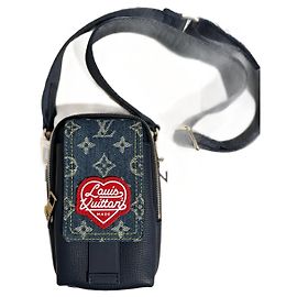 Sacs à main LOUIS VUITTON T. Cuir Bleu