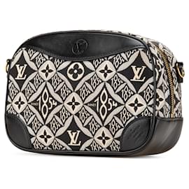 Louis Vuitton-LOUIS VUITTON Handbags T.  Leather-Black