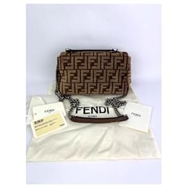 Fendi-Sac à bandoulière Fendi Chenille Vitello Seta FF midi Chain Baguette Sand-Marron