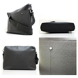 Louis Vuitton-Bolsa mensageiro Louis Vuitton Taiga Grigori Preta-Preto