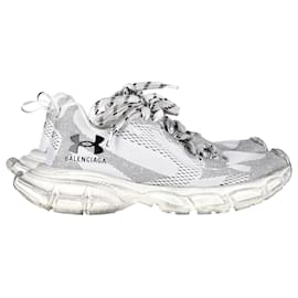 Balenciaga-Balenciaga x Under Armour 3XL Sneakers in White Polyester-White