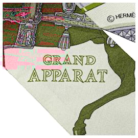 Hermès-Hermès White Grand Apparat Silk Twilly Scarf-White