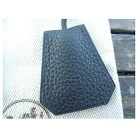 Hermès-Hermès new togo black leather bell, pull tab, and lock for shoulder bag-Black