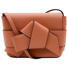 Bolsa crossbody micro Misubi em couro rosa da Acne Studios Rosa