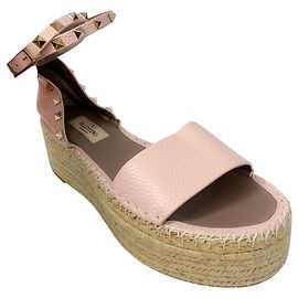 Sandálias espadrilles de plataforma em couro texturizado Valentino Blush / Rockstud dourado Rosa