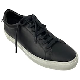Givenchy-Givenchy Black Leather Low Top Sneakers-Black
