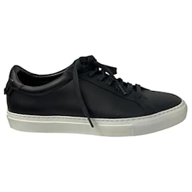 Givenchy-Givenchy Black Leather Low Top Sneakers-Black