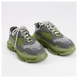 Balenciaga-Balenciaga Triple S Mesh x Leather Sneakers in Gray x Red 541624, Size 42 EU-Grey