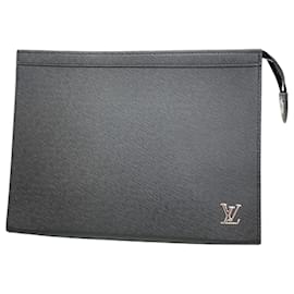 Louis Vuitton-Louis Vuitton Taiga Pochette Voyage Clutch Bag-Black