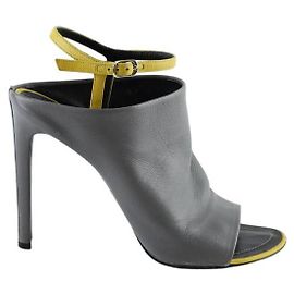 Balenciaga Graue Lederabsätze Grau