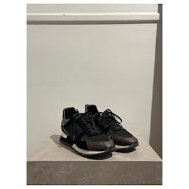 Louis Vuitton-LOUIS VUITTON Trainers T.EU 40 Leather-Black