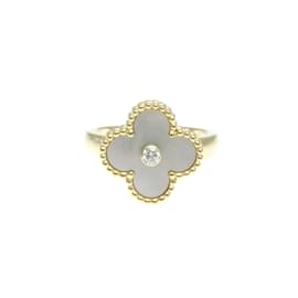 Van Cleef & Arpels-Van Cleef & Arpels Vintage Alhambra Ring-Golden
