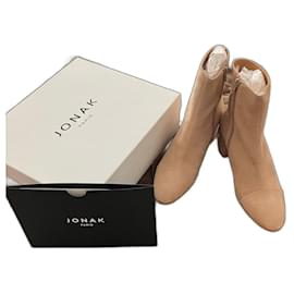 Bottines Jonak en daim sable Sable